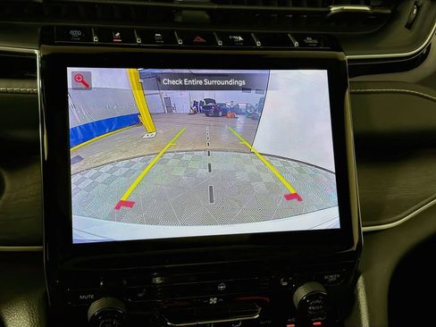 Used 2022 Jeep Grand Cherokee Limited 4xe AWD/4WD image 14