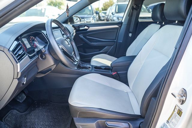 Used 2021 Volkswagen Jetta R-Line FWD image 19