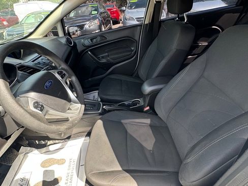 Used 2017 Ford Fiesta SE image 7