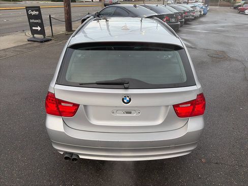 Used 2011 BMW 328i xDrive Wagon image 5