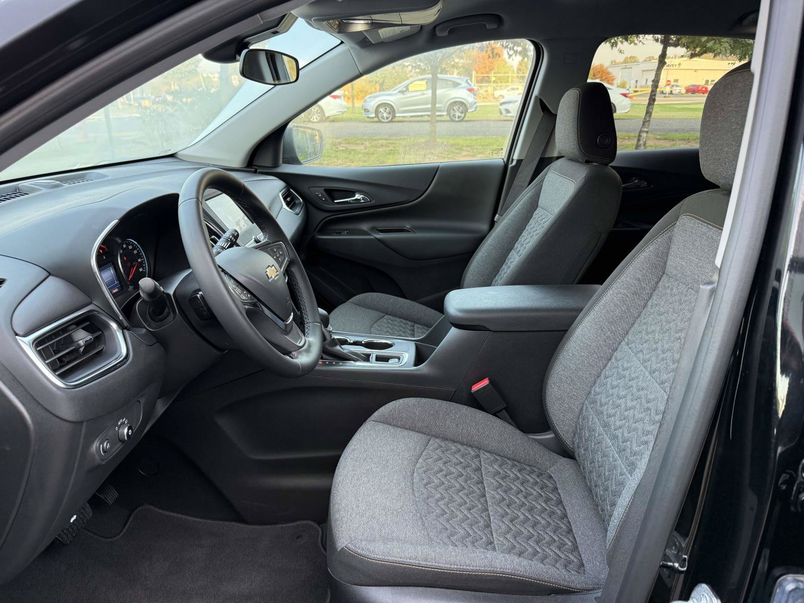 Certified 2024 Chevrolet Equinox LT FWD image 13