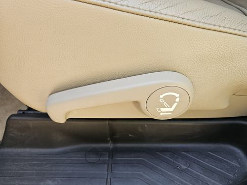 Used 2011 Toyota Sequoia Platinum AWD/4WD image 34