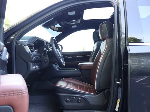 Certified 2024 GMC Yukon Denali Ultimate w/ LPO, Floor Liner Package AWD/4WD image 35