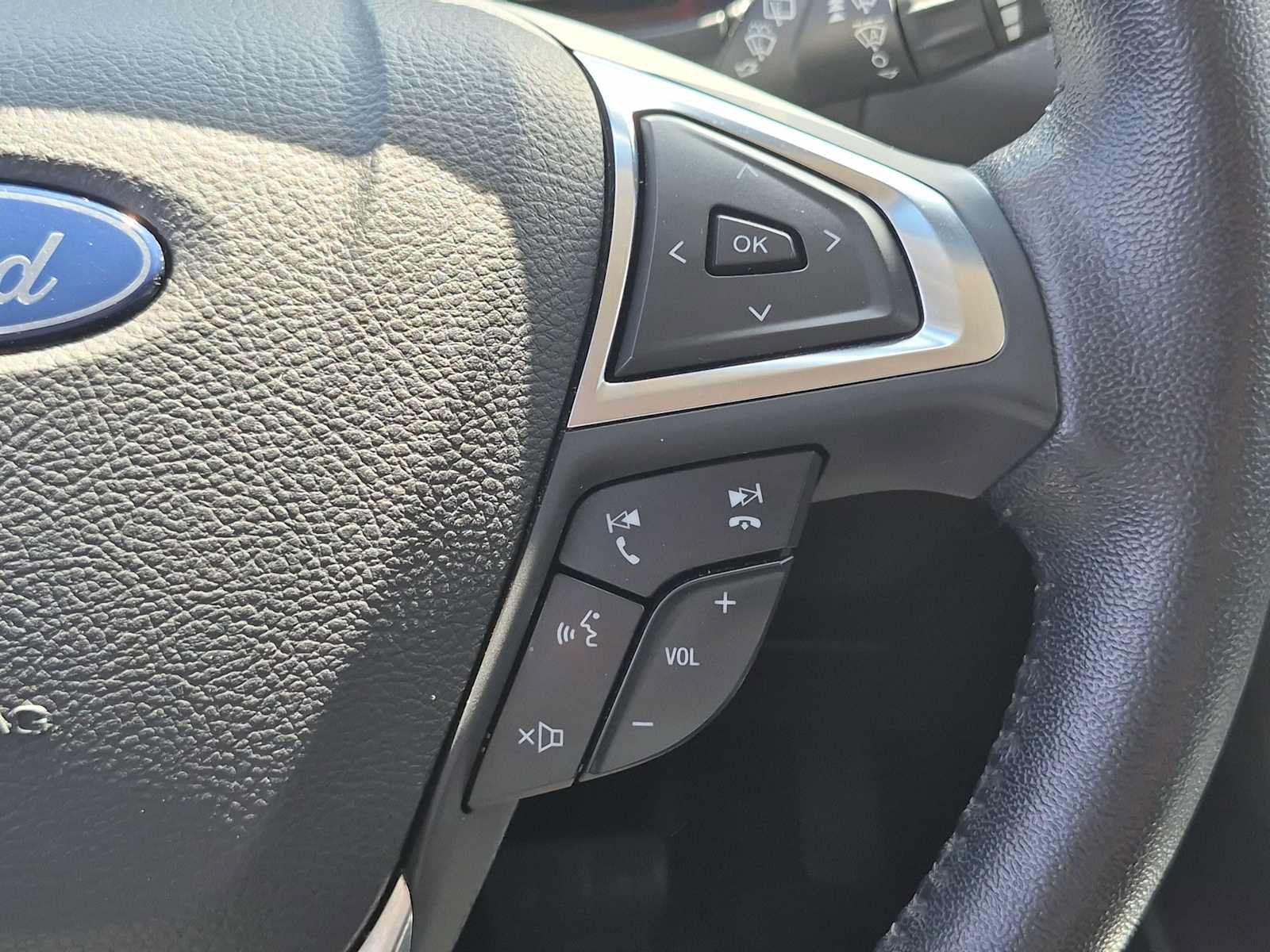 Used 2019 Ford Edge Titanium FWD image 24