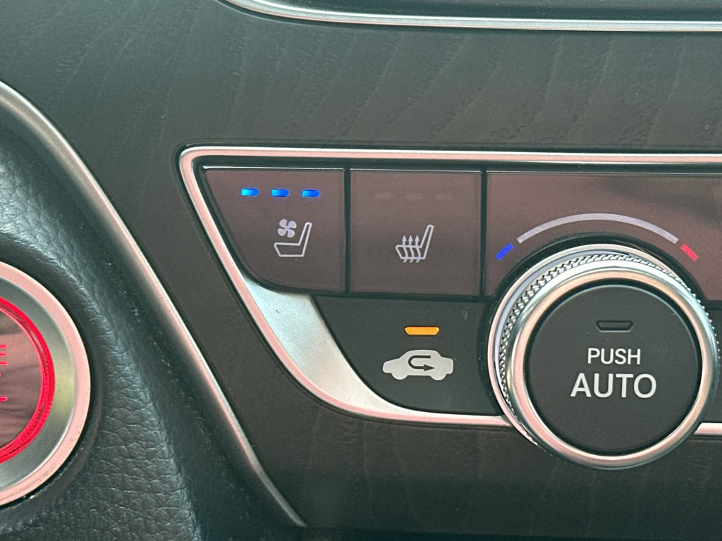 Used 2018 Honda Accord Touring image 25