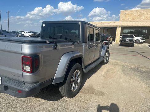 Used 2021 Jeep Gladiator Sport AWD/4WD image 5