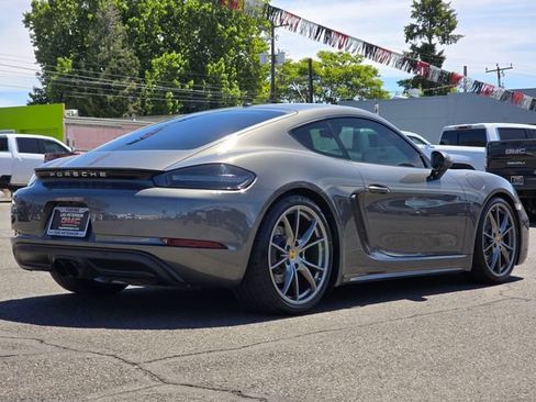 Used 2019 Porsche 718 Cayman RWD image 5