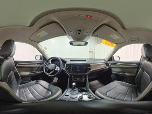 Used 2021 Volkswagen Atlas SEL Premium image 45