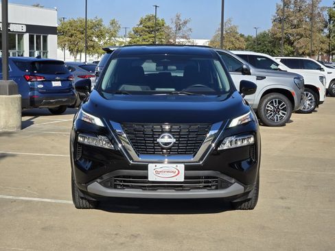 Used 2023 Nissan Rogue SV AWD/4WD image 2