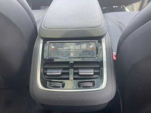 Used 2025 Volvo XC90 B6 Plus AWD/4WD image 10
