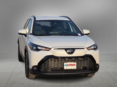 Used 2023 Toyota Corolla Cross AWD Hybrid image 3