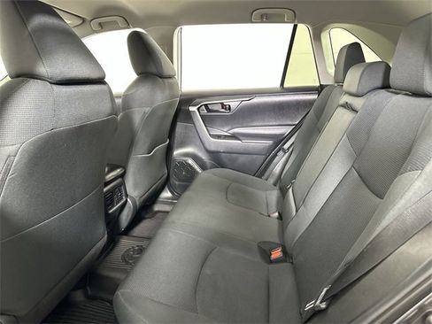 Used 2021 Toyota RAV4 LE image 26
