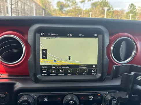 Used 2023 Jeep Wrangler Unlimited Rubicon image 16