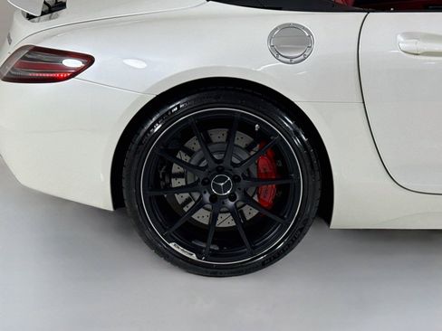 Used 2012 Mercedes-Benz SLS AMG Roadster image 38