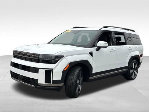 Used 2025 Hyundai Santa Fe Limited image 3