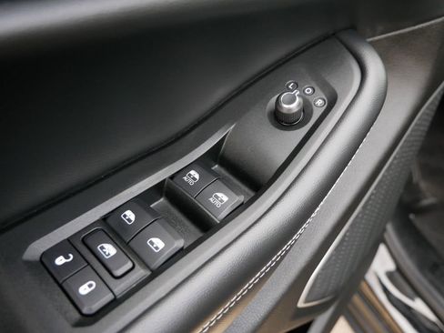 Used 2021 Jeep Grand Cherokee L Laredo image 16