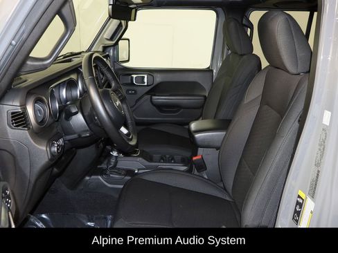 Used 2022 Jeep Gladiator Willys image 16