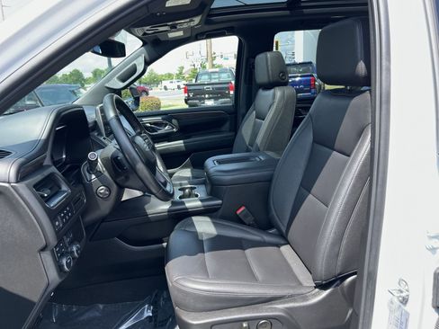 Used 2023 Chevrolet Tahoe Z71 w/ Luxury Package AWD/4WD image 13