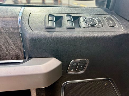Used 2019 Ford F250 Lariat w/ Lariat Value Package AWD/4WD image 14