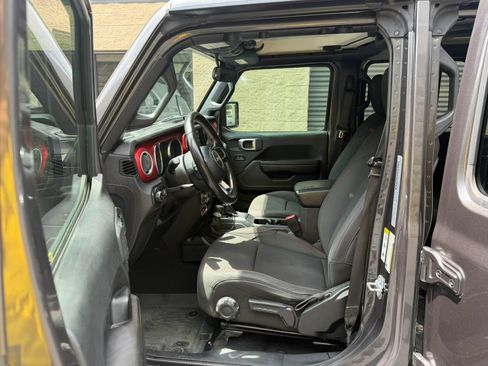 Used 2018 Jeep Wrangler Unlimited Rubicon AWD/4WD image 19