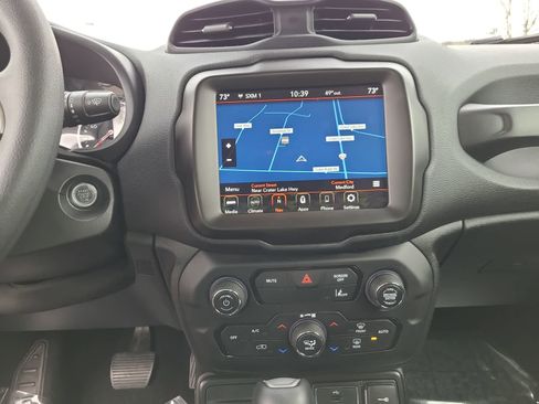 Certified 2023 Jeep Renegade Latitude image 24
