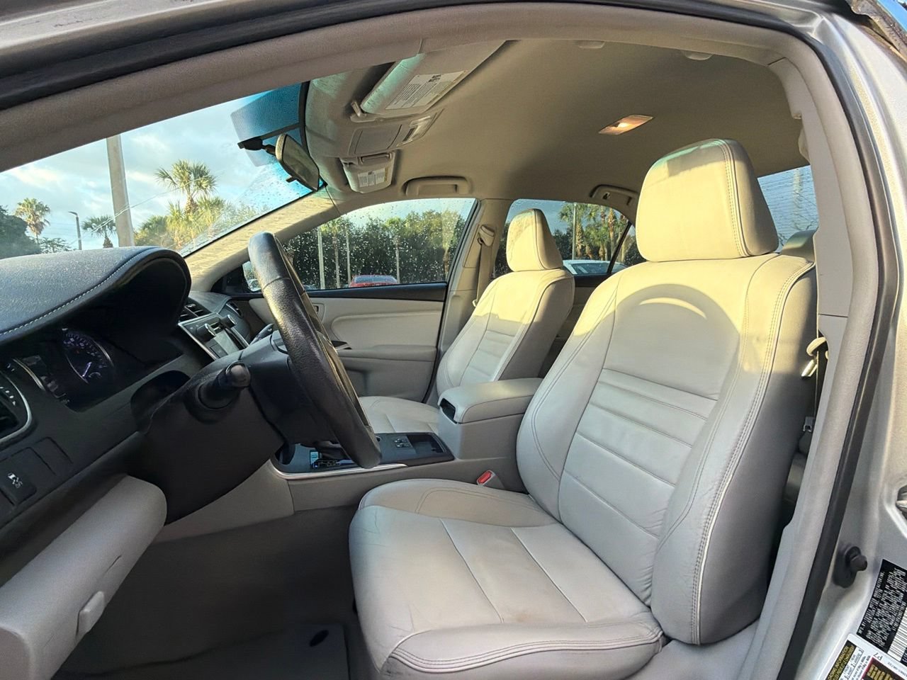 Used 2017 Toyota Camry XLE FWD image 6
