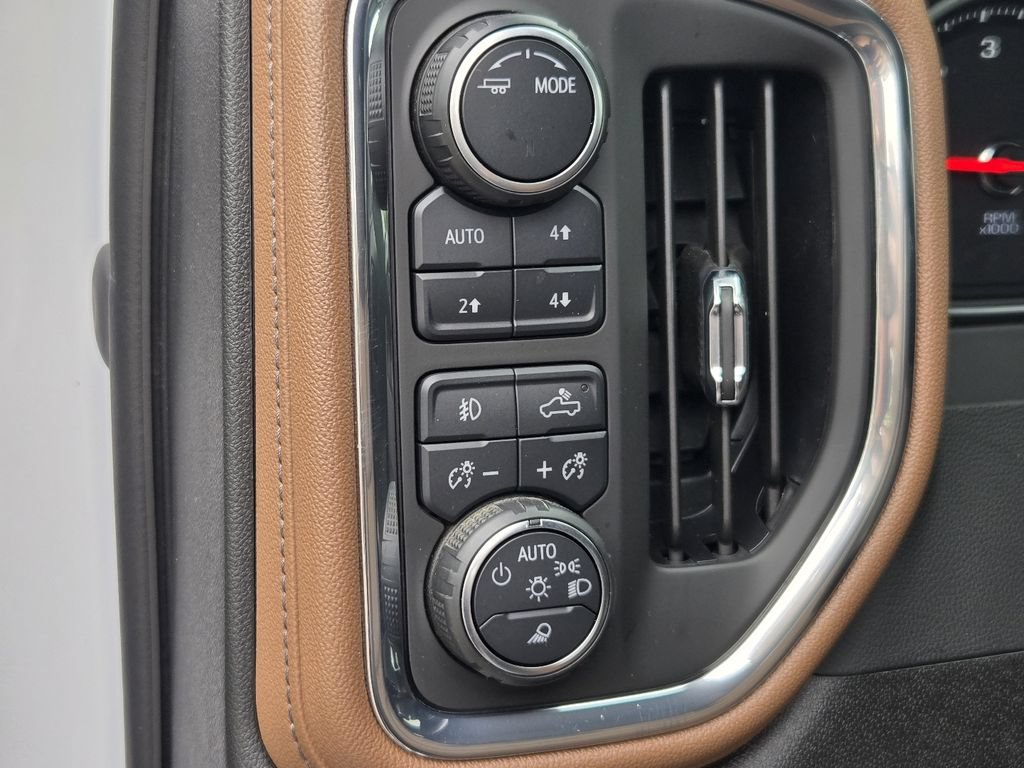 Used 2023 Chevrolet Silverado 2500 High Country w/ Safety Package II AWD/4WD image 21