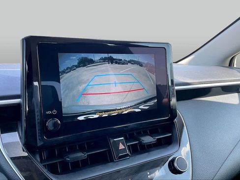 Used 2025 Toyota Corolla LE FWD image 28
