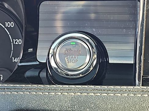 Used 2022 Lincoln Corsair AWD w/ Premium Package image 17