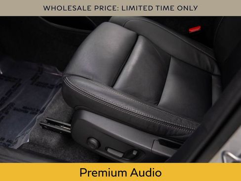 Used 2025 Volvo XC40 B5 Plus image 14