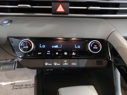 Used 2025 Hyundai Elantra Hybrid FWD image 25