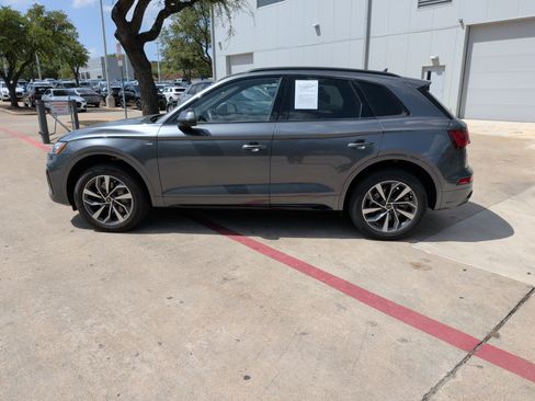 Used 2024 Audi Q5 2.0T Premium w/ Summer of Audi Package AWD/4WD image 7