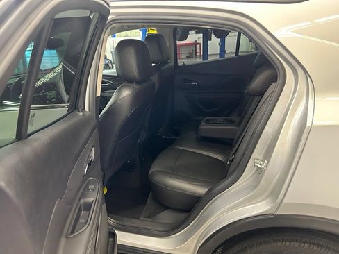 Used 2022 Buick Encore Preferred w/ Safety Package AWD/4WD image 19
