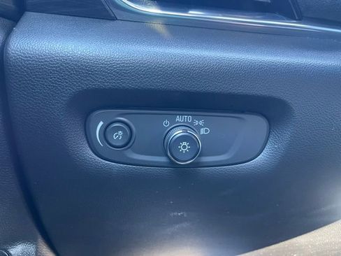 Used 2022 Chevrolet Traverse High Country AWD/4WD image 28