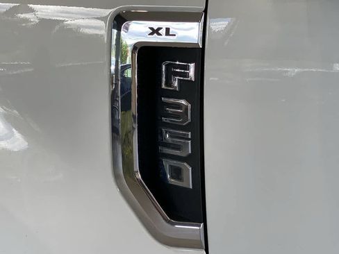 Used 2017 Ford F350 XL AWD/4WD image 11