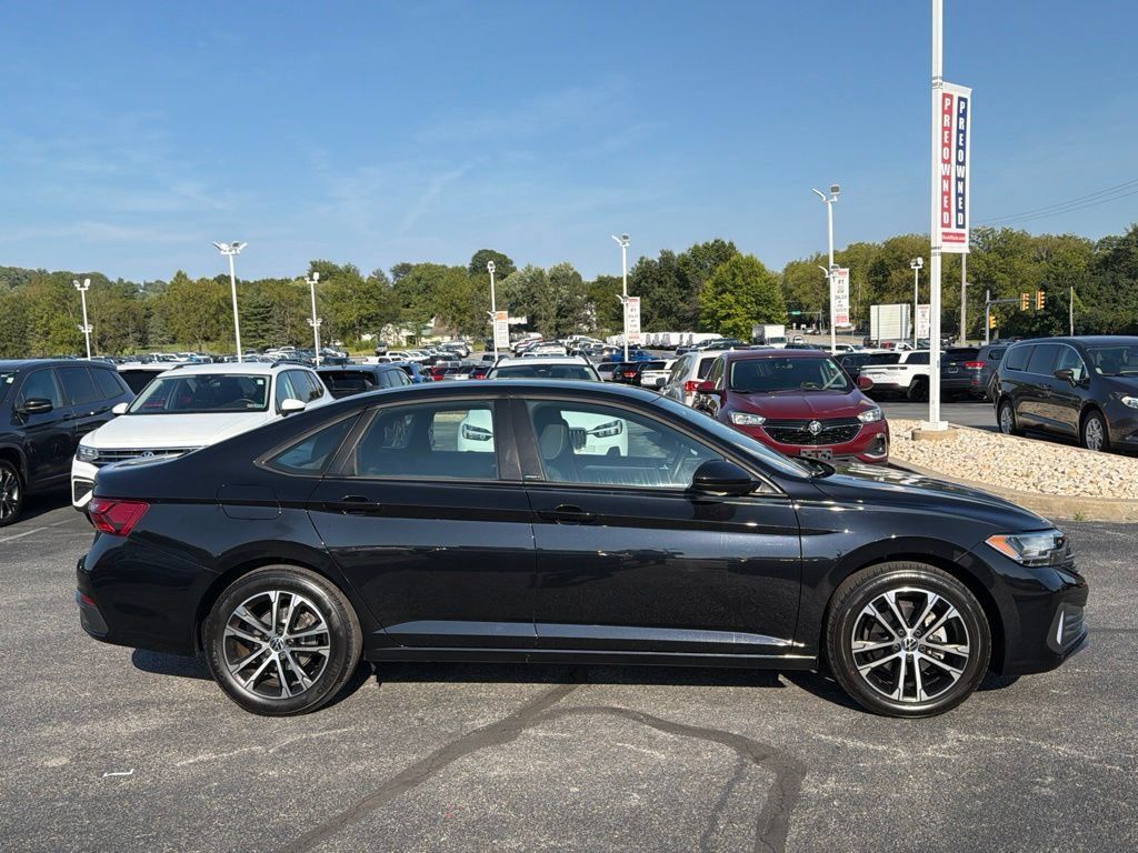Used 2023 Volkswagen Jetta Sport FWD image 7