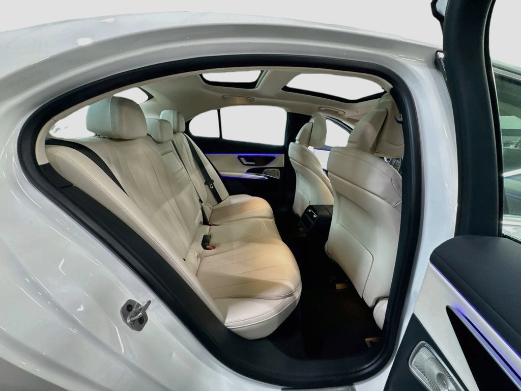 Used 2026 Mercedes-Benz E 350 4MATIC Sedan image 33