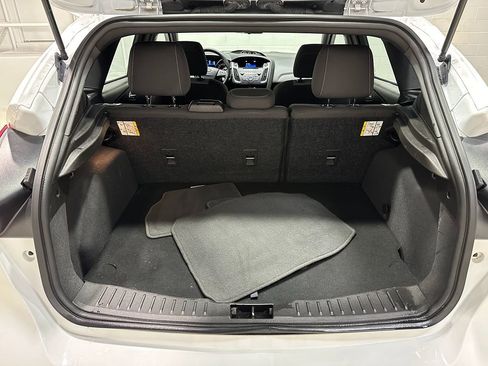 Used 2017 Ford Focus ST FWD image 8