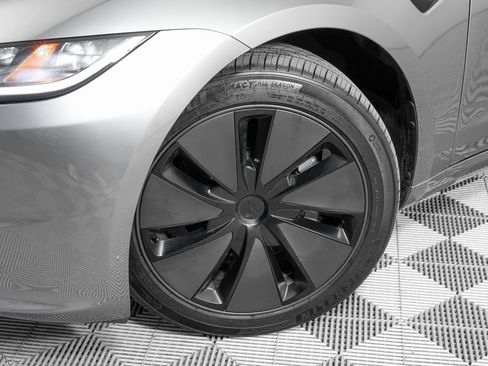 Used 2025 Tesla Model 3 Long Range image 39