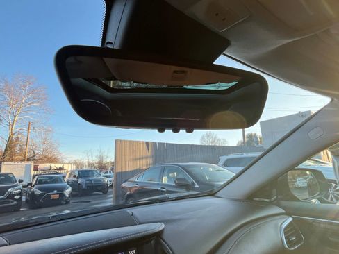 Used 2017 INFINITI QX30 Premium w/ Cargo Package AWD/4WD image 17