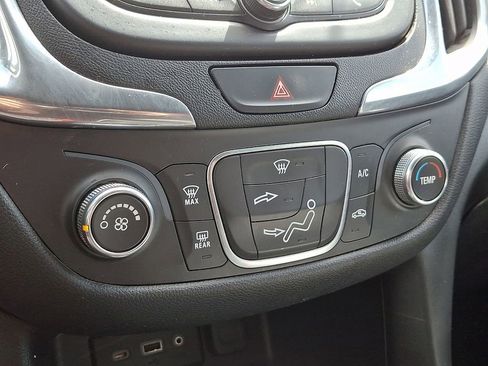 Used 2019 Chevrolet Equinox LT FWD image 14