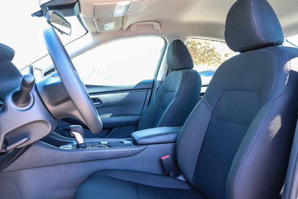 Used 2025 Nissan Sentra S FWD image 17