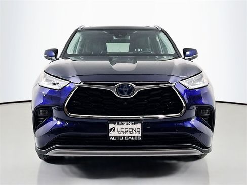 Used 2021 Toyota Highlander Platinum image 2