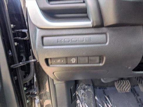 Used 2023 Nissan Rogue S image 20