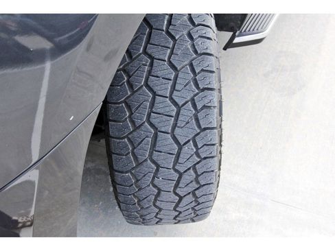 Used 2022 Ford Expedition XLT image 32