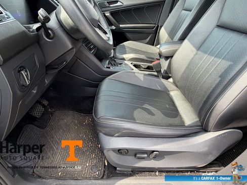 Used 2022 Volkswagen Tiguan SE w/ Panoramic Sunroof Package image 13