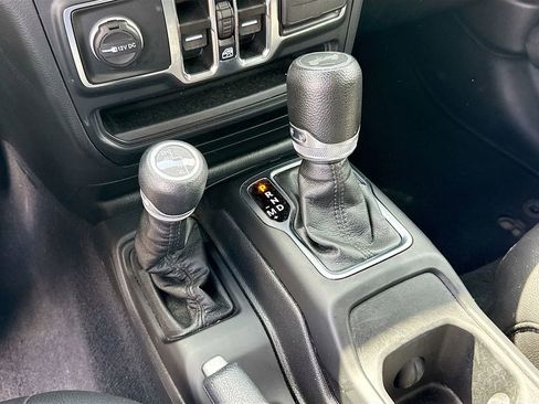 Used 2023 Jeep Wrangler Unlimited Sport image 18