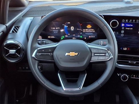 Used 2025 Chevrolet Equinox EV LT image 20