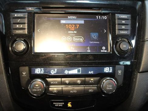 Used 2020 Nissan Rogue SV AWD/4WD image 24