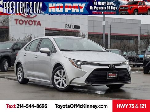 Used 2025 Toyota Corolla LE image 1